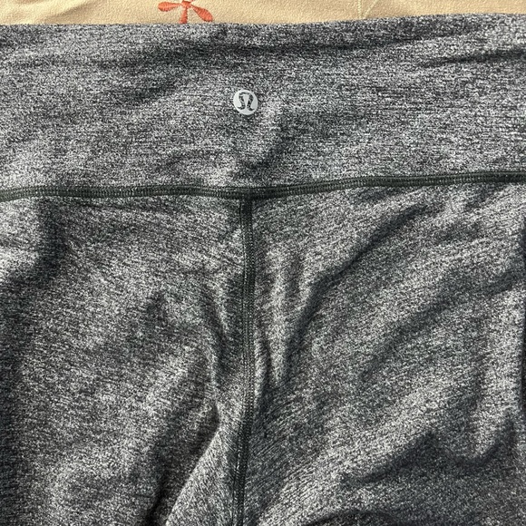 Lululemon Wonder Under Leggings - Picture 2 of 2